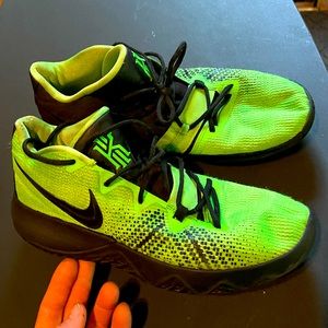 Nike Kyrie Flytrap EP ‘Rage Green’ mens sneakers